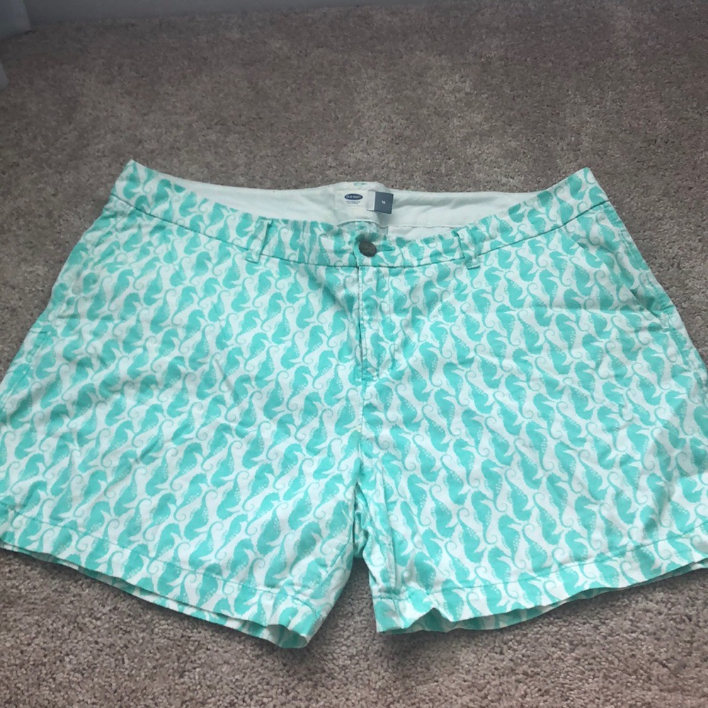 ✨Old Navy SUPER CUTE Seahorse shorts✨